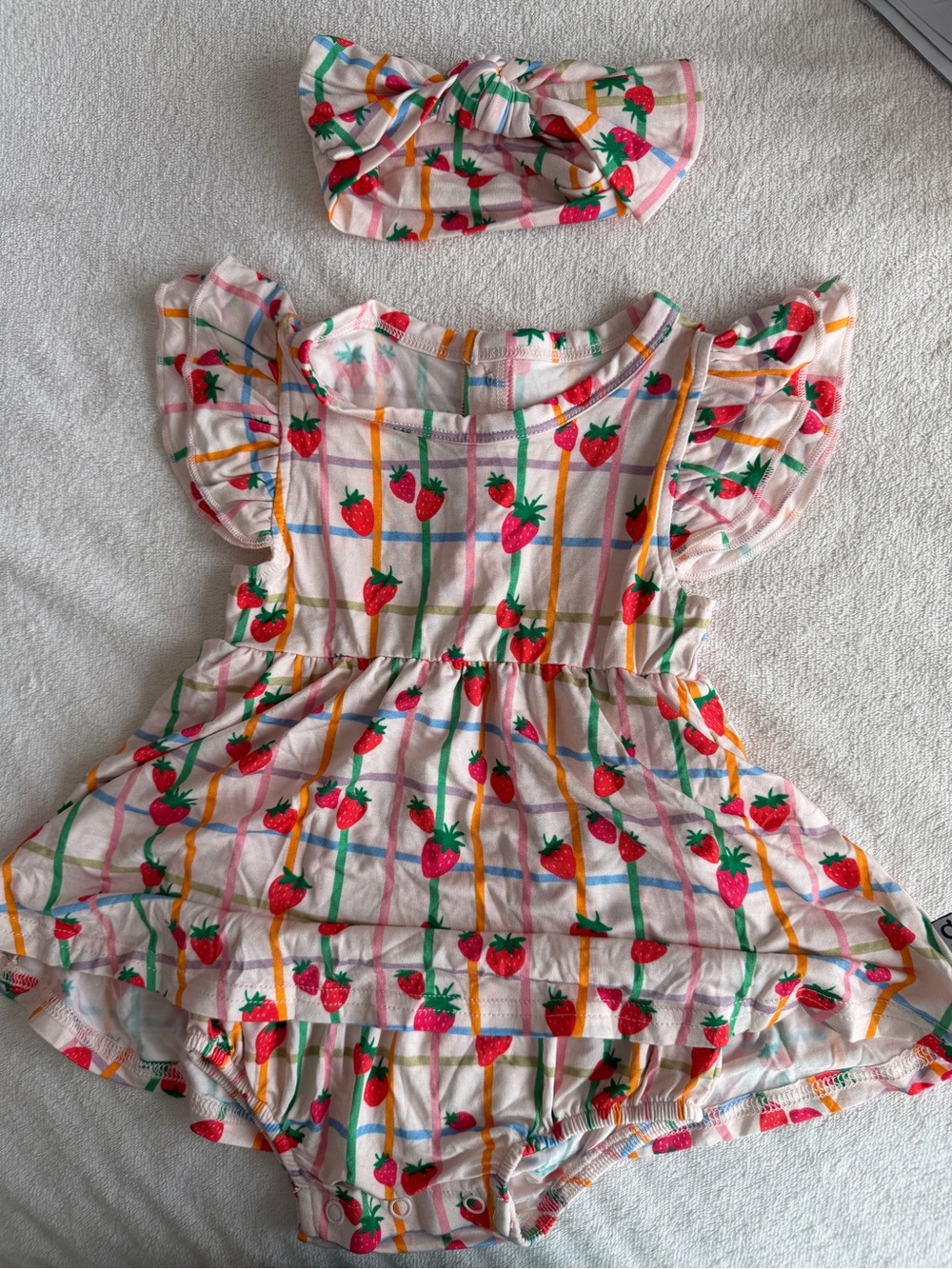 NWOT Goosies 6-12M berry patch bodysuits dress with matching bow
